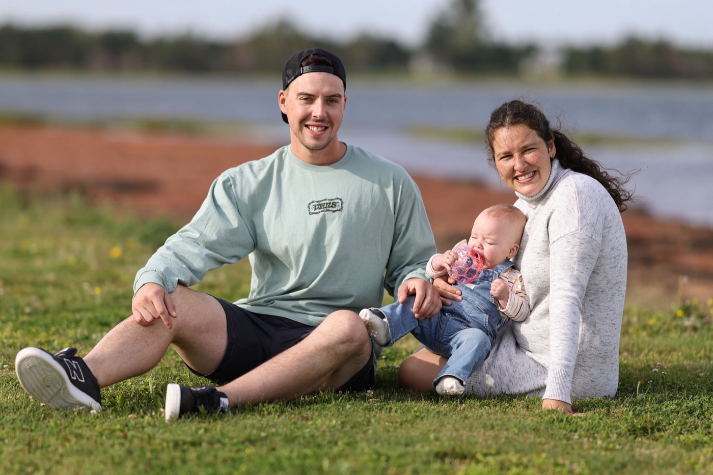 PEIFOTOSHOP — Family · Red-sand shore
