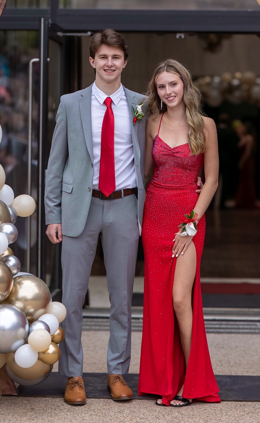 PEIFOTOSHOP — Rural Prom · The red dress