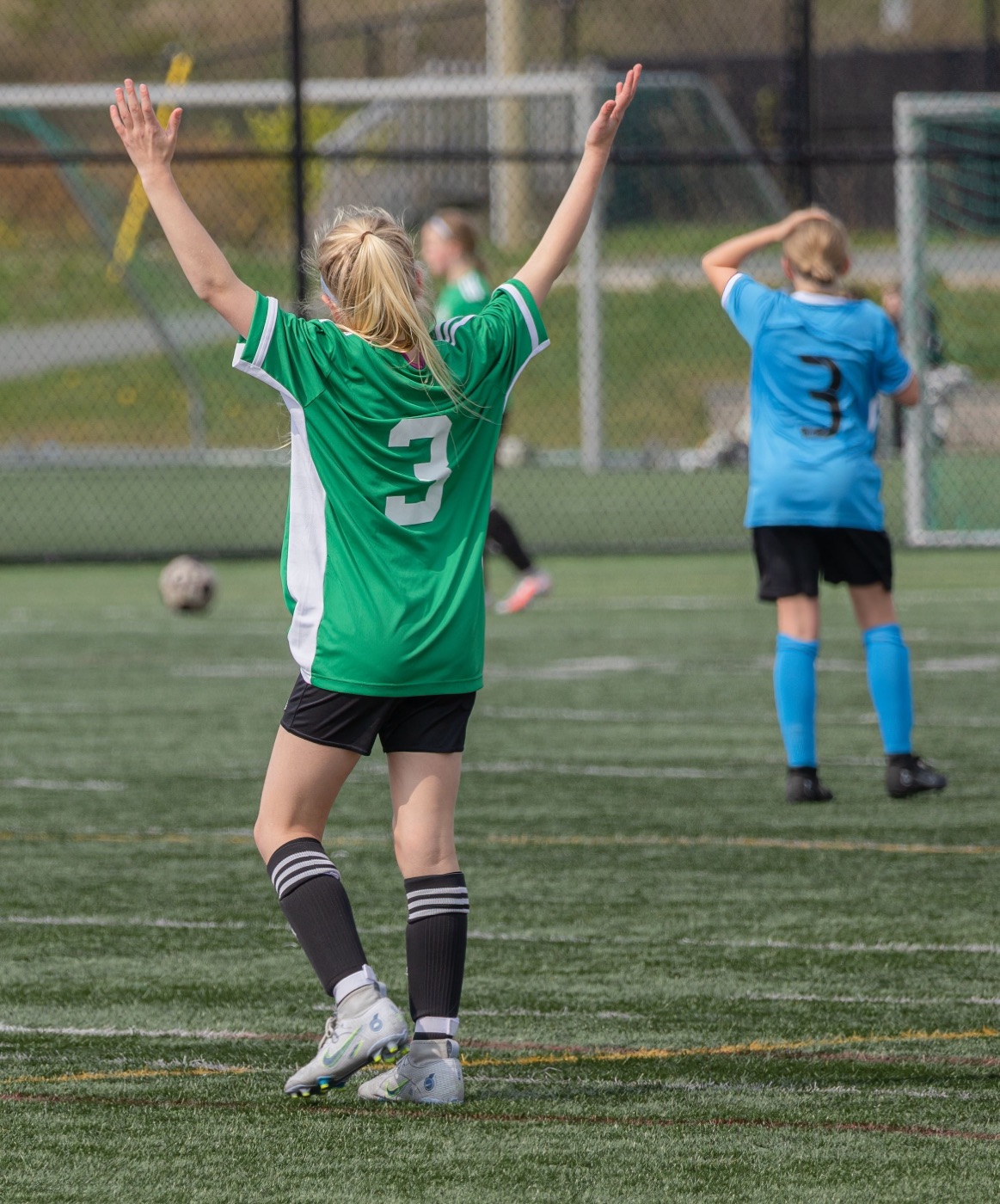 PEIFOTOSHOP — Soccer · The goal, arms up