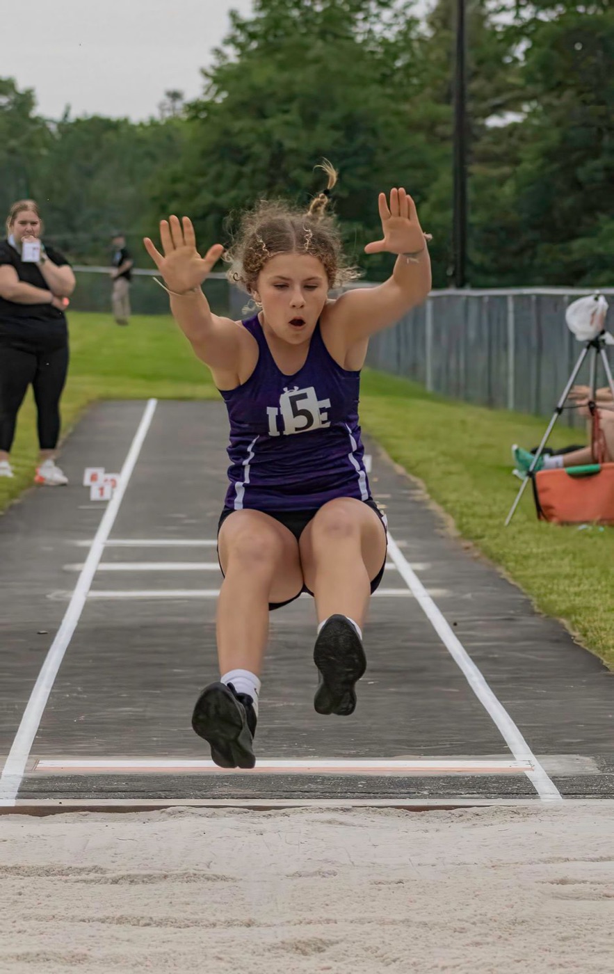 PEIFOTOSHOP — Track · Long jump landing
