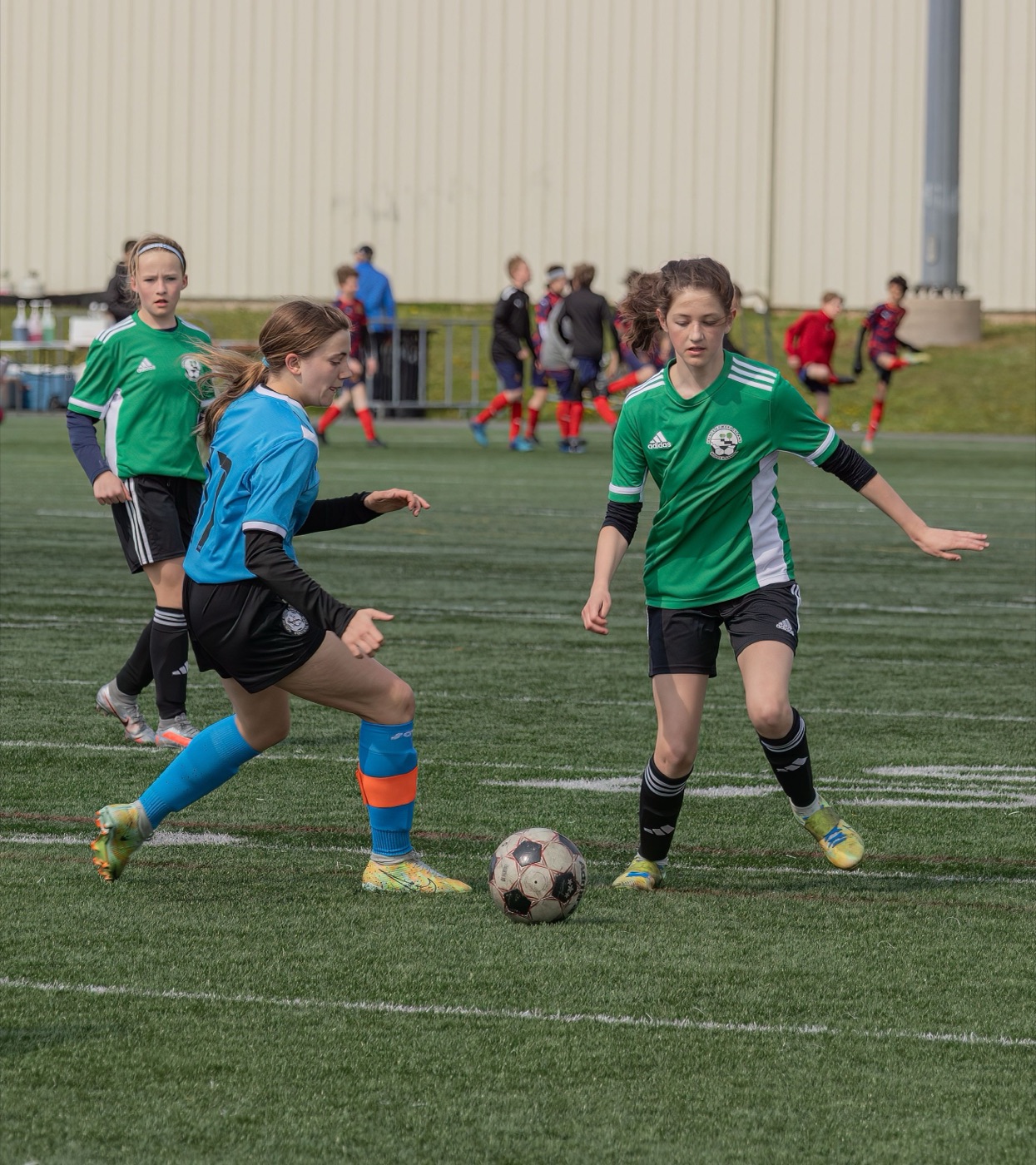 PEIFOTOSHOP — Soccer · Breaking away