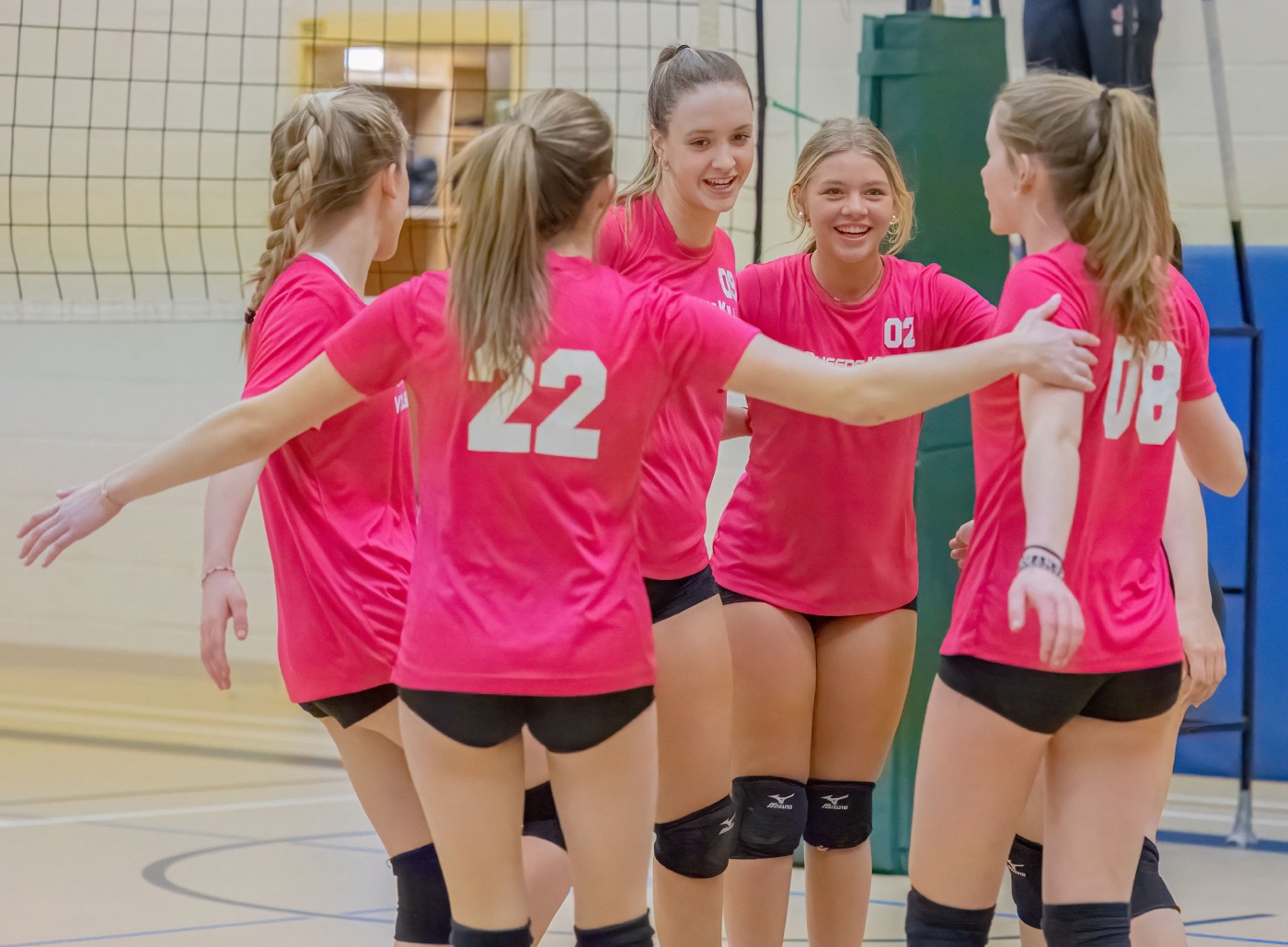 PEIFOTOSHOP — Volleyball · Huddle